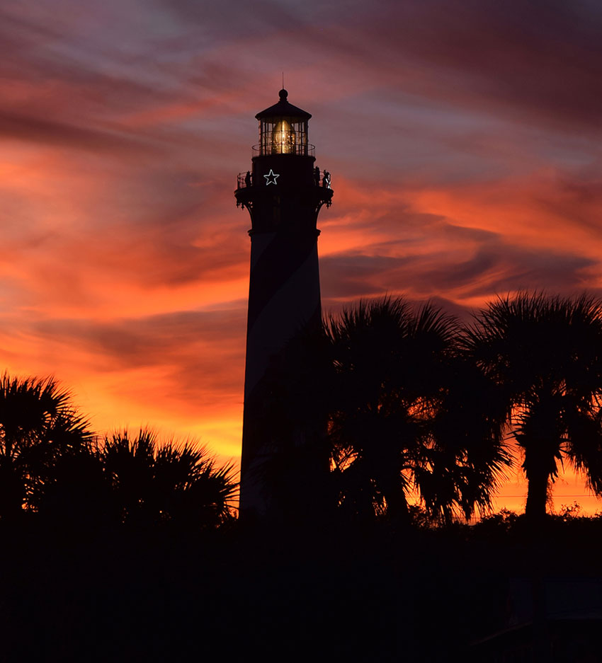 Doodle Cruises sunset cruise view of the lighthouse